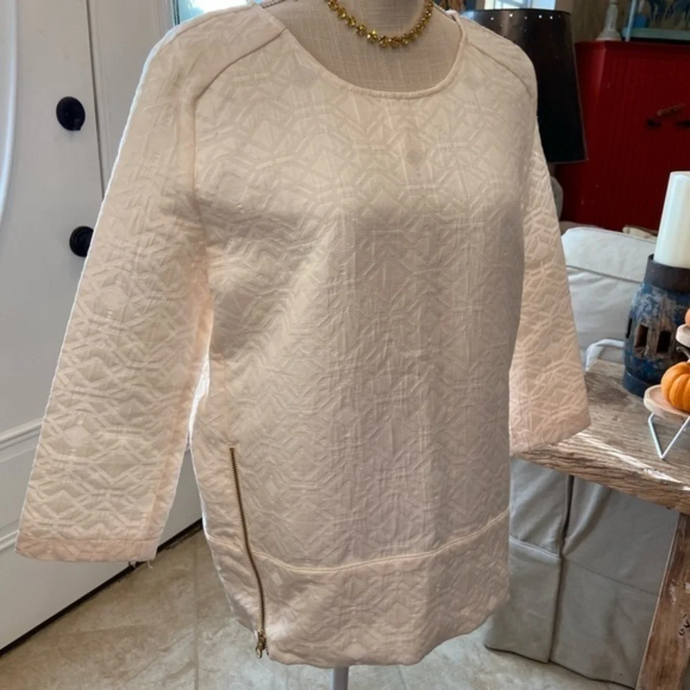 Jcrew Size 4 Ivory/‎ Cream crew neck , featuring 2 Gold Zippers on sides